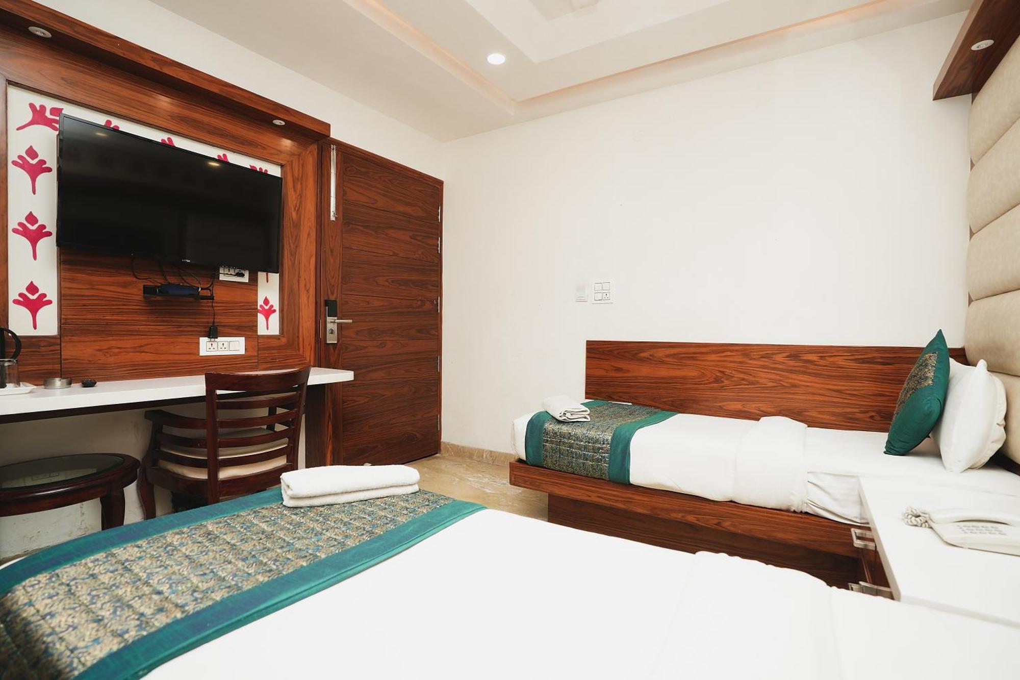 Hotel Kabir Palace Karol Bagh New Delhi Exteriör bild