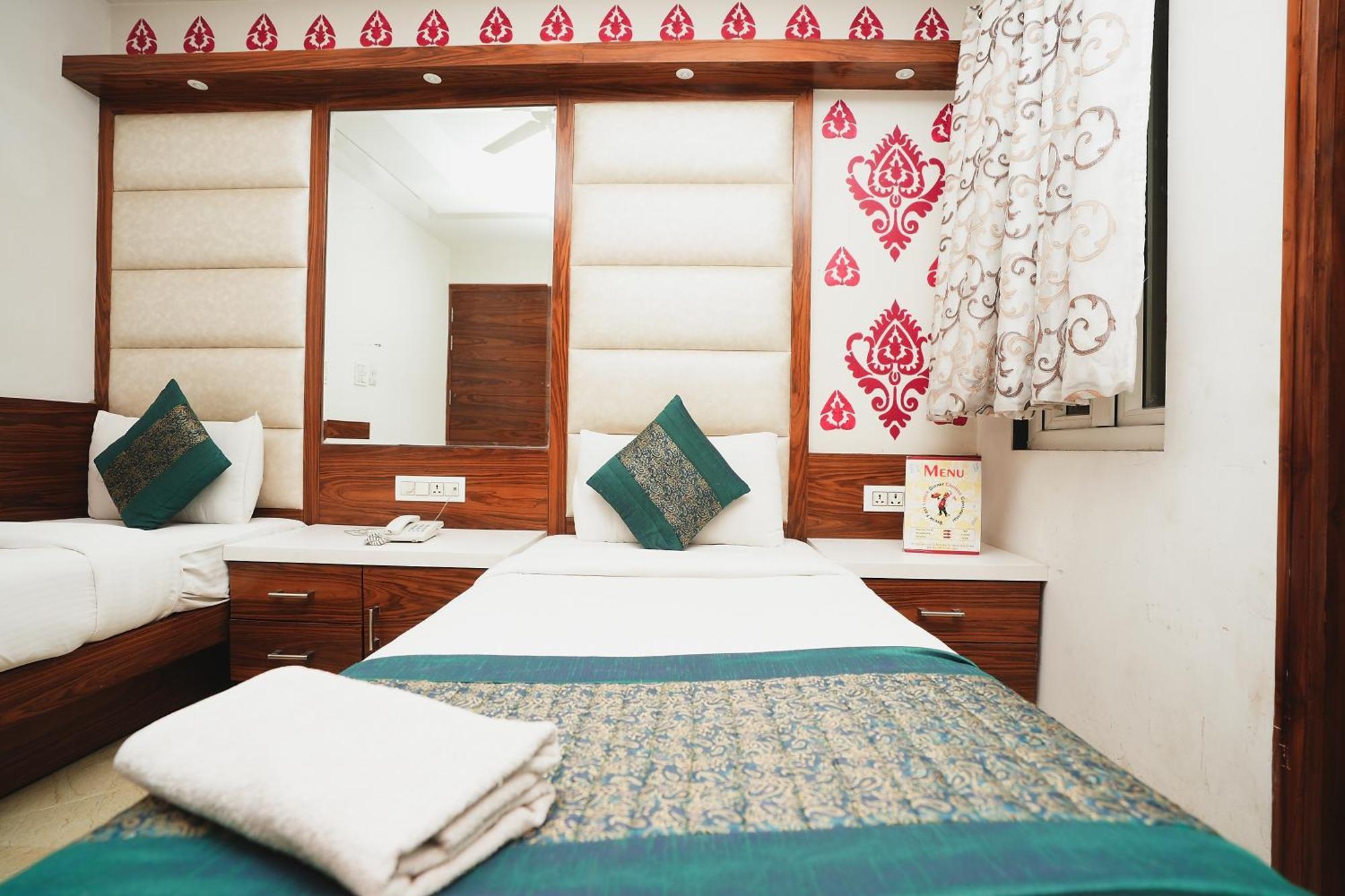 Hotel Kabir Palace Karol Bagh New Delhi Exteriör bild