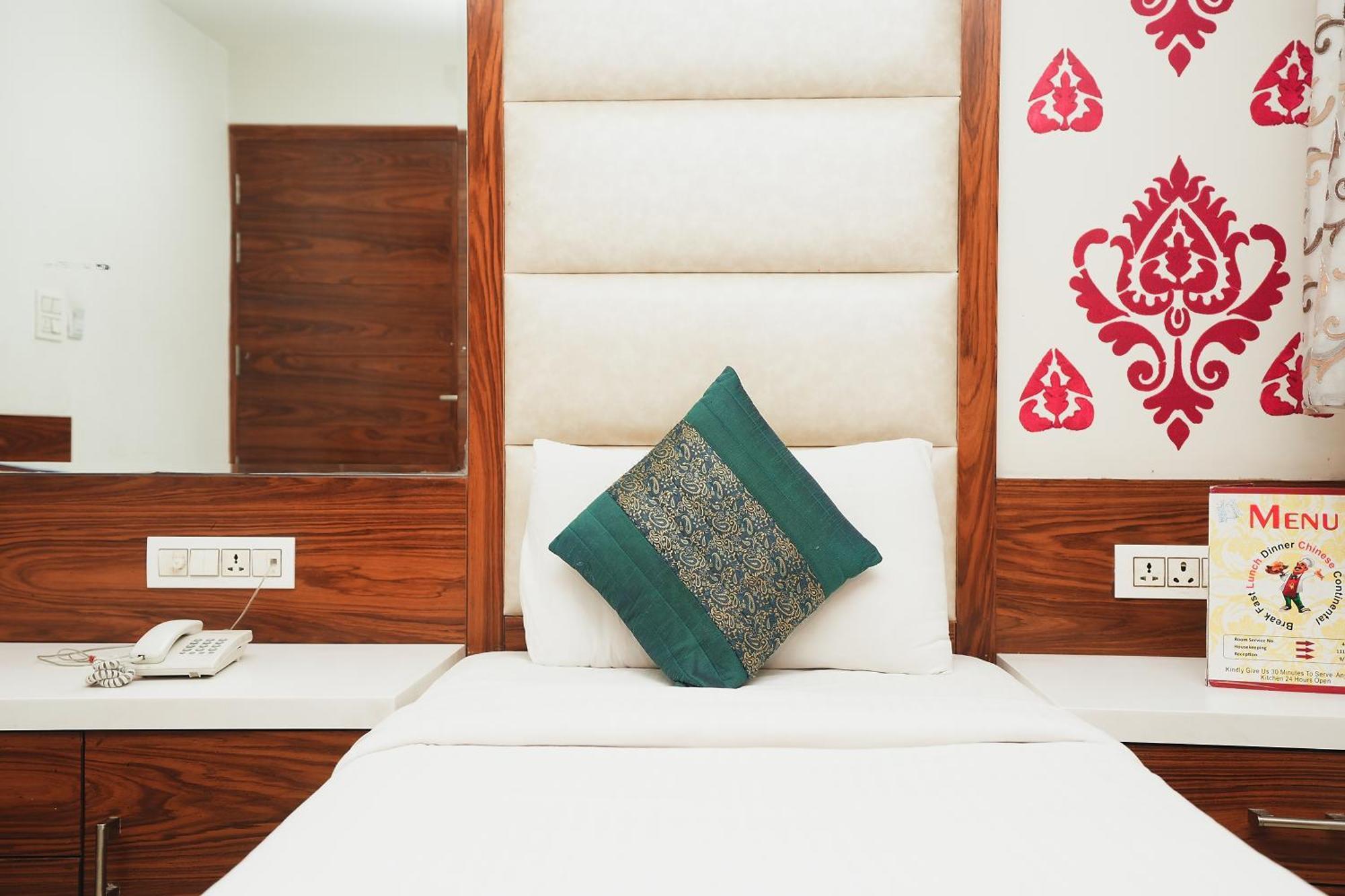 Hotel Kabir Palace Karol Bagh New Delhi Exteriör bild